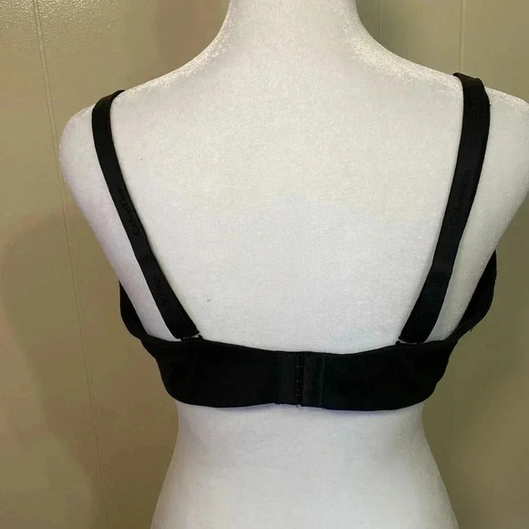 Calvin Klein Black Wireless Convertible Strap Bra in Size Large. - Picture 3 of 8